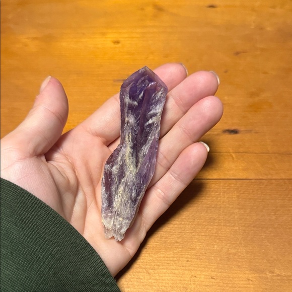 Raw Amethyst Point - Picture 2 of 4